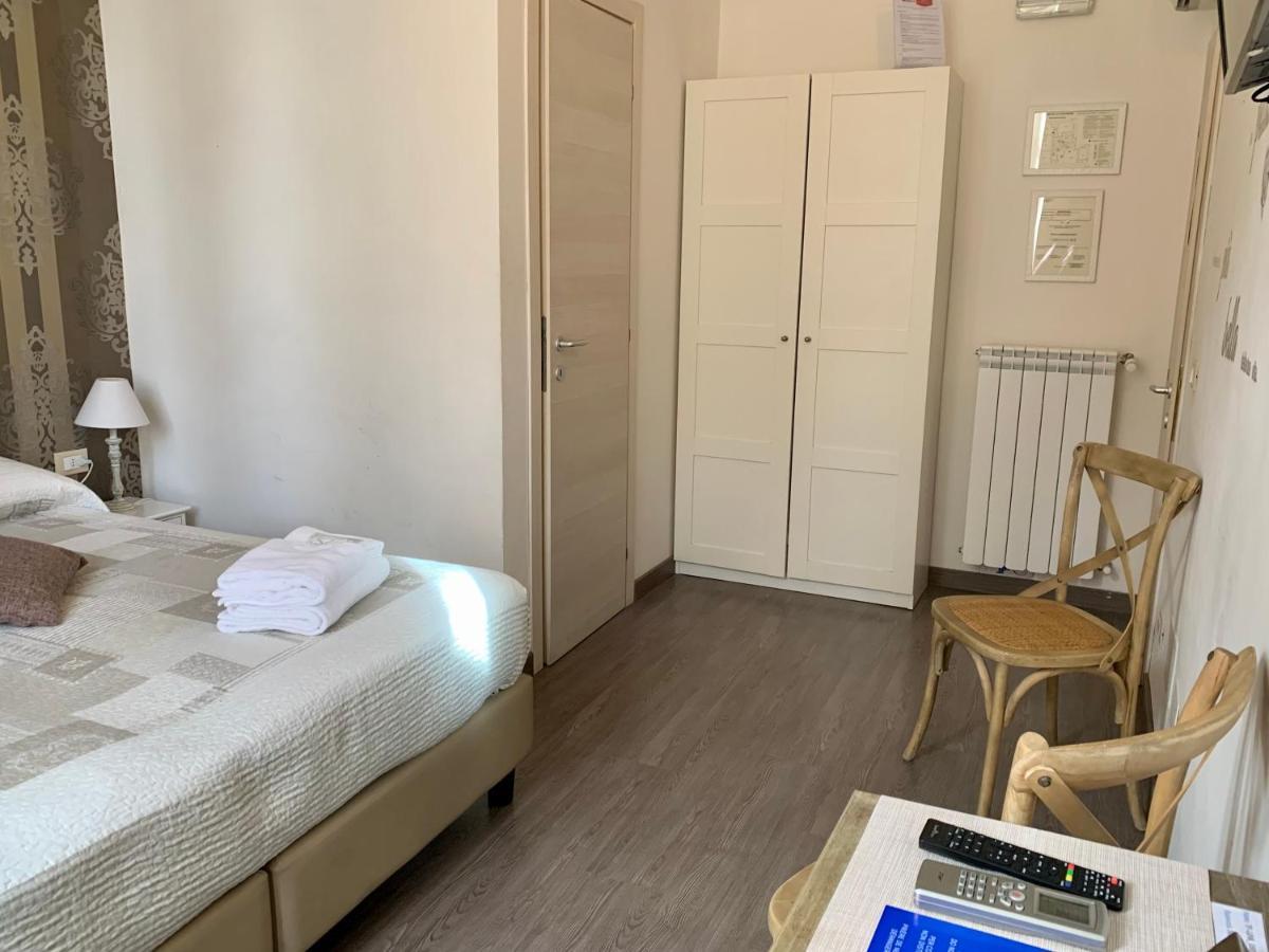 רומא Guest House Casa Vicenza מראה חיצוני תמונה