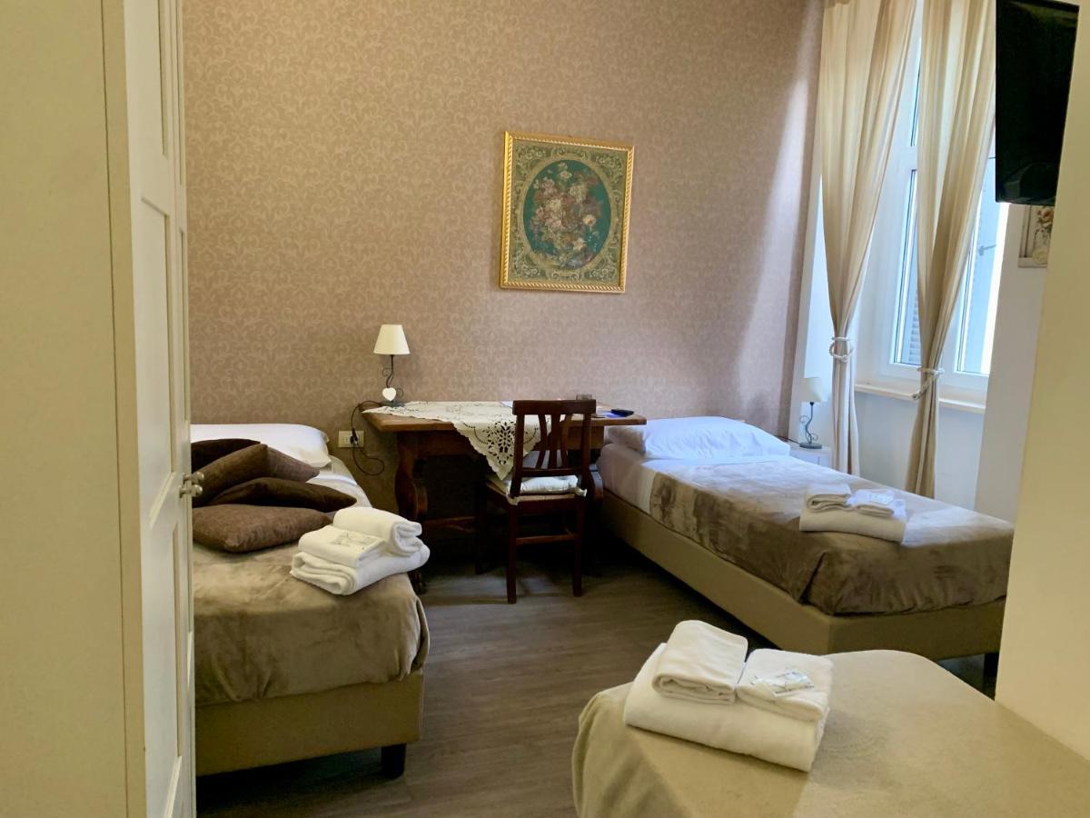 רומא Guest House Casa Vicenza חדר תמונה
