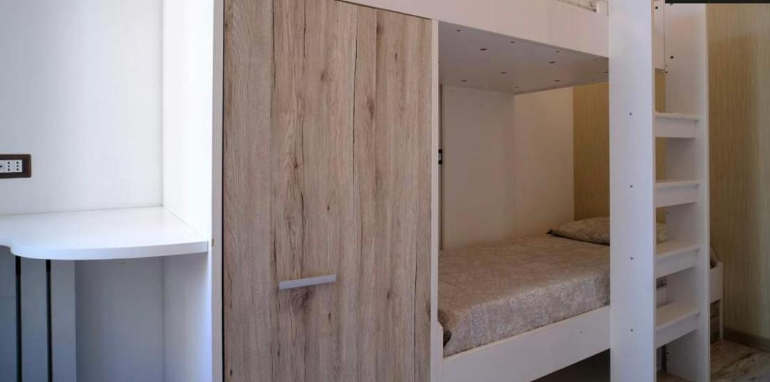 רומא Guest House Casa Vicenza מראה חיצוני תמונה