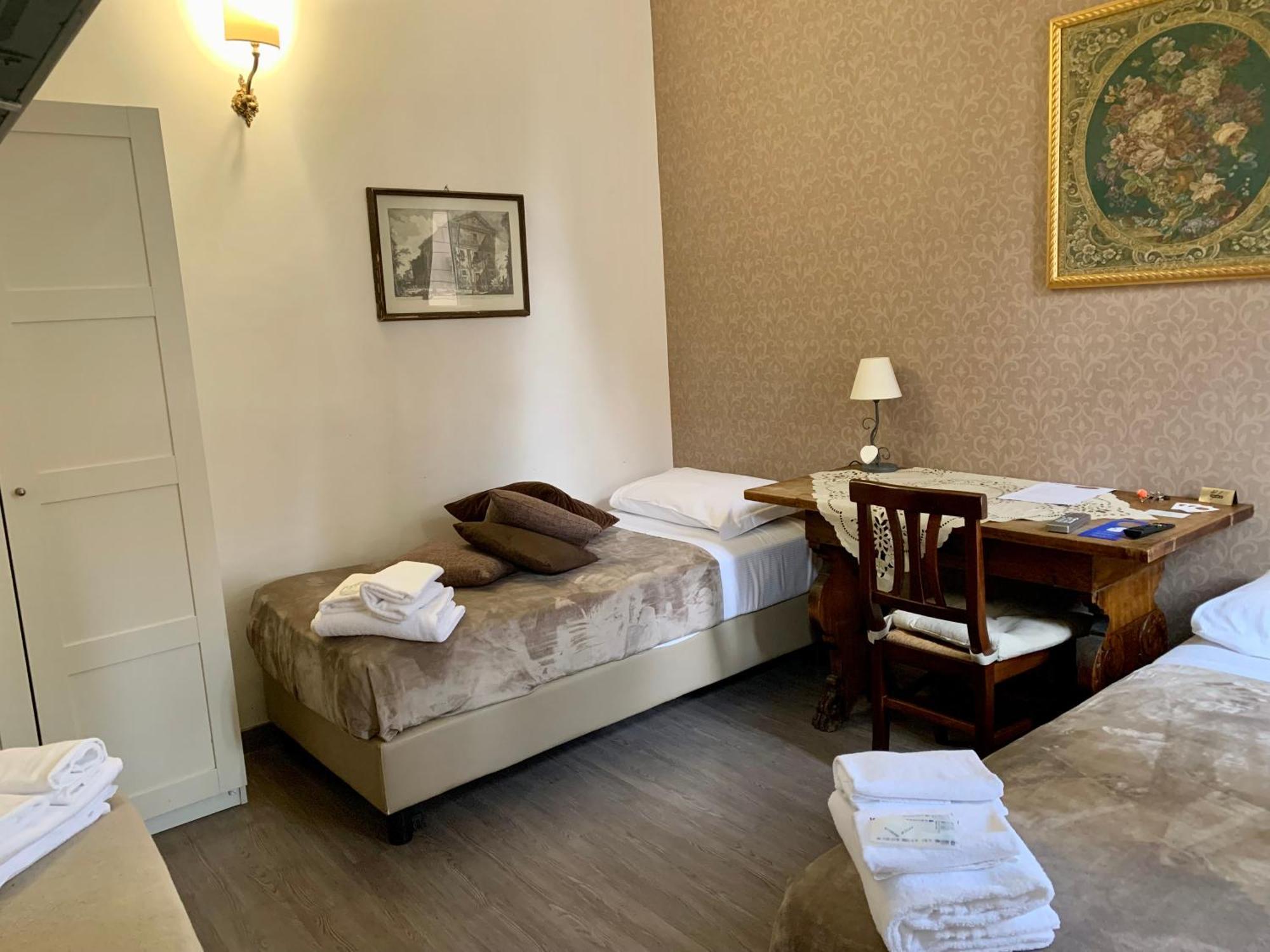 רומא Guest House Casa Vicenza חדר תמונה