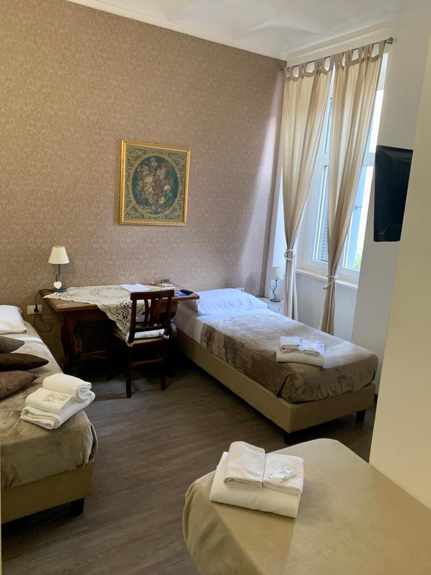 רומא Guest House Casa Vicenza חדר תמונה