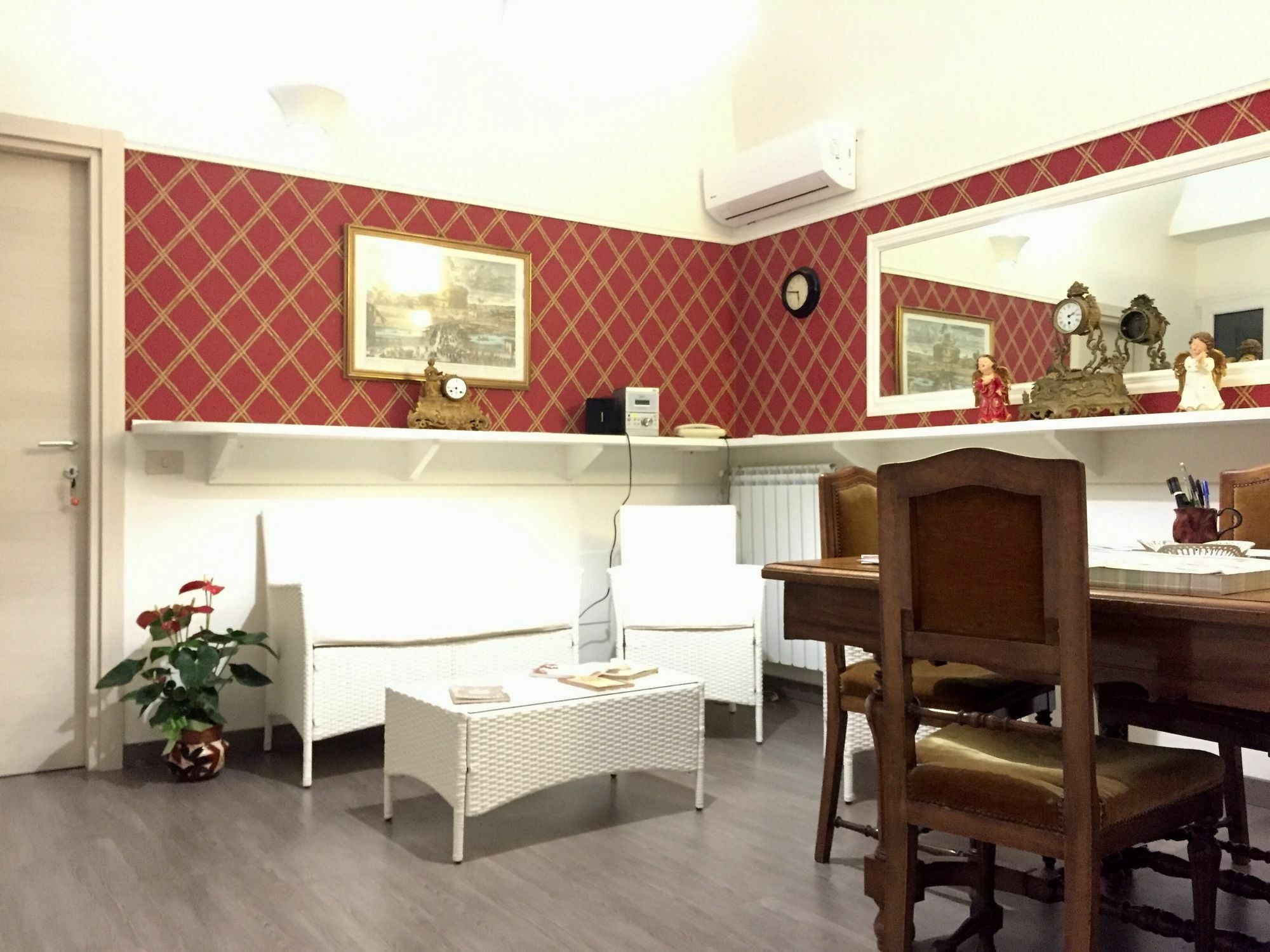 רומא Guest House Casa Vicenza מראה חיצוני תמונה